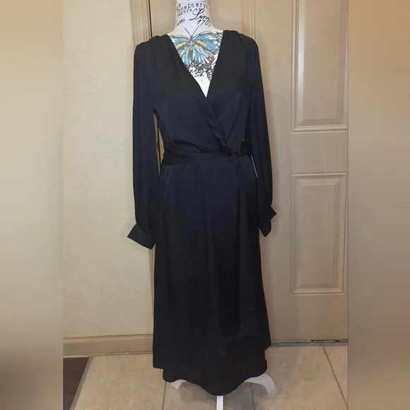 NWT Express Satin Twist Front Midi Dress - Black - Size S - Picture 1 of 3